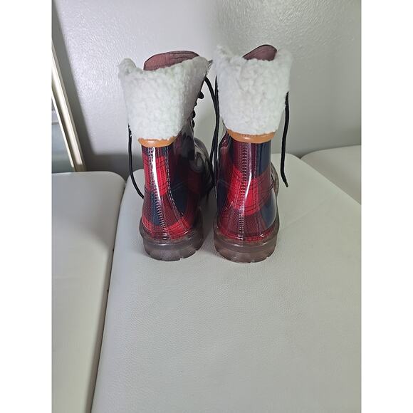 Red Plaid Baddie Combat Boots Rain Rubber Cozy Kenneth Cole Size 11 Christmas - Picture 7 of 10